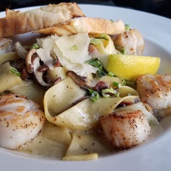The Port Pub - Scallop carbonara, looks good but overcooked scallops and sauce didn't have depth. - Gastropubs Near Me - Port Williams, Nova Scotia
