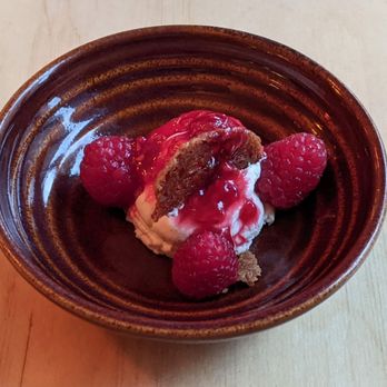 Smalhans - 09/03/23 Norwegian Raspberries, White Chocolate Goat Cheese, Biscuit - Scandinavian Near Me - Oslo, 03