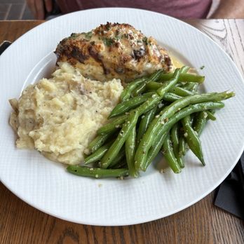 Tuohy’s Downtown - Grouper dinner feature - Wine Bars Near Me - Vero Beach, Florida Tuohy’s Downtown - Grouper dinner feature - Wine Bars Near Me - Vero Beach, Florida