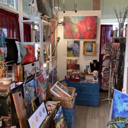 Red Sparrow Gallery - Lots of various items for gift ideas