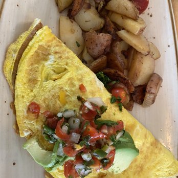 Hatch 44 Cafe - Fiesta omelette - Cafes Near Me - Metuchen, New Jersey