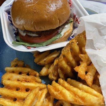 Smackers - Cheeseburger and fries - Chicken Wings Near Me - Memphis, Tennessee