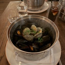 New England clam chowder mussels