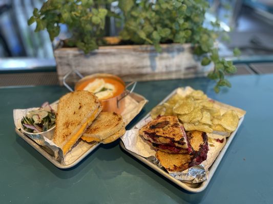 Tobin's Market by null