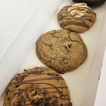 Crumbl - Eagle - Bakeries Near Me - Eagle, Idaho