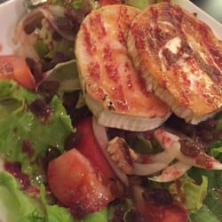 Real Fortuna Gastrobar - Warm goat cheese salad.