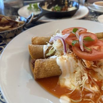 La Casita Mexicana - Taquitos De Pollo El Mercado - Mexican Near Me - Bell, California