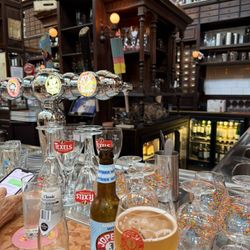 Cafe Olivier - Beer at the bar