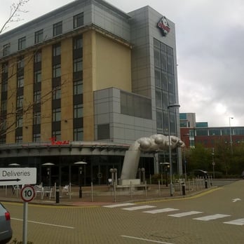 Future Inn Cabot Circus Hotel - Hotels Near Me - Bristol, BST