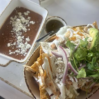 Flori Brunch - Green Chilaquiles with chicken - Venues & Event Spaces Near Me - South Gate, California Flori Brunch - Green Chilaquiles with chicken - Venues & Event Spaces Near Me - South Gate, California