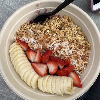 Pressed Cafe Burlington - Açaí Bowl With Strawberries, Blueberries, & Almond Milk. Topped With Bananas, Strawberries, Granola, Almonds, & Toasted Coconut - Breakfast & Brunch Near Me - Burlington, Massachusetts Pressed Cafe Burlington - Açaí Bowl With Strawberries, Blueberries, & Almond Milk. Topped With Bananas, Strawberries, Granola, Almonds, & Toasted Coconut - Breakfast & Brunch Near Me - Burlington, Massachusetts
