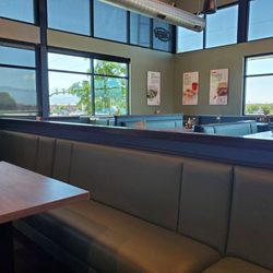 Warren’s South Jordan - Cafe seating. Comfortable n clean..