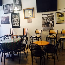 Sista's Place - Seating area