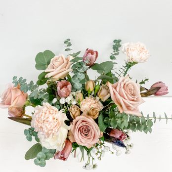 Living Fresh - Pastels in a vase - Florists Near Me - St Jacobs, Ontario Living Fresh - Pastels in a vase - Florists Near Me - St Jacobs, Ontario