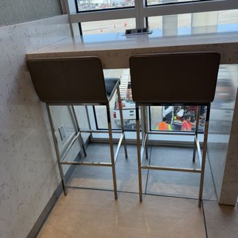 United Club - Airport Lounges Near Me - Dallas, Texas