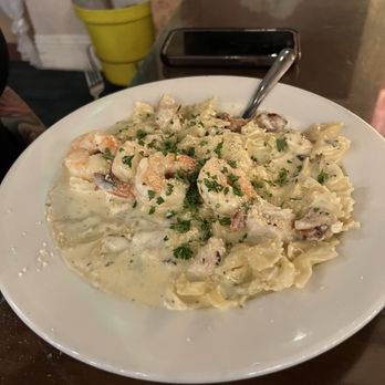 Trattoria Bella Sera - Farfalle Bella Sera Dinner - Italian Near Me - El Paso, Texas