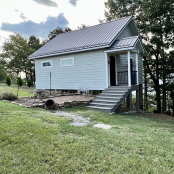 The Overlook Bed & Breakfast - The back of The Cottage - Bed & Breakfast Near Me - Jasper, Arkansas