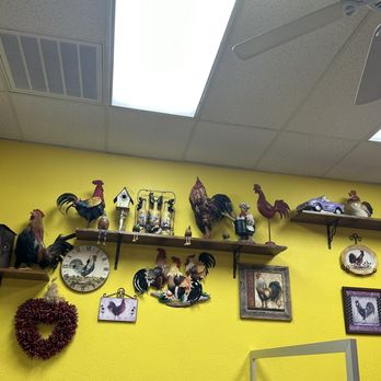 Mom's Diner - Interior - Diners Near Me - Pahrump, Nevada