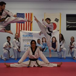 J Y Moon Taekwondo - Somehow, this isn't photoshopped ^^