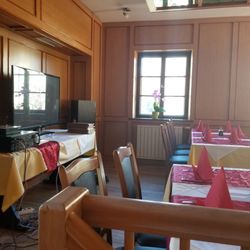 Ipho Vietnamese Cuisine - Indoor seating and upstairs view