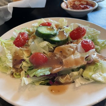 Ippolito's - Garden Salad w/Balsamic - Italian Near Me - Suwanee, Georgia Ippolito's - Garden Salad w/Balsamic - Italian Near Me - Suwanee, Georgia