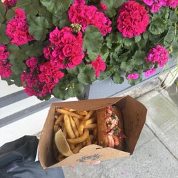 LOBSTER ROLL LOBSTER ROLL
