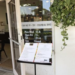 Voi-La Salad & Grill