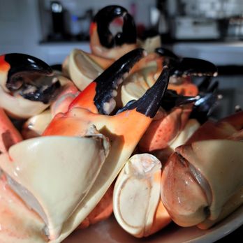Fresh Stone Crabs - the claws and claws of a crab - Seafood Near Me - Miami, Florida