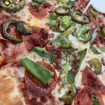 Georgio's Pizzeria - Jalapeño gives a good kick! We picked the toppings - Pizza Near Me - Torrance, California Georgio's Pizzeria - Jalapeño gives a good kick! We picked the toppings - Pizza Near Me - Torrance, California