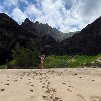Na Pali Coast State Park - A sacred beach in Na Pali - Parks Near Me - Kapaa, Hawaii