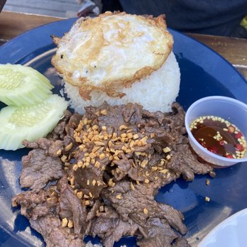 Somtum Der Redhook - Khao MooTod Kratiam Prik Thai (Garlic Pork over rice) - Thai Near Me - Brooklyn, New York