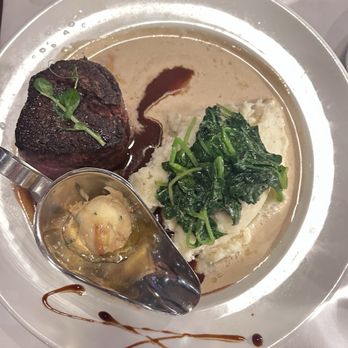 Chef Adrianne's Vineyard Restaurant and Bar - Filet mignon - Steakhouses Near Me - Miami, Florida
