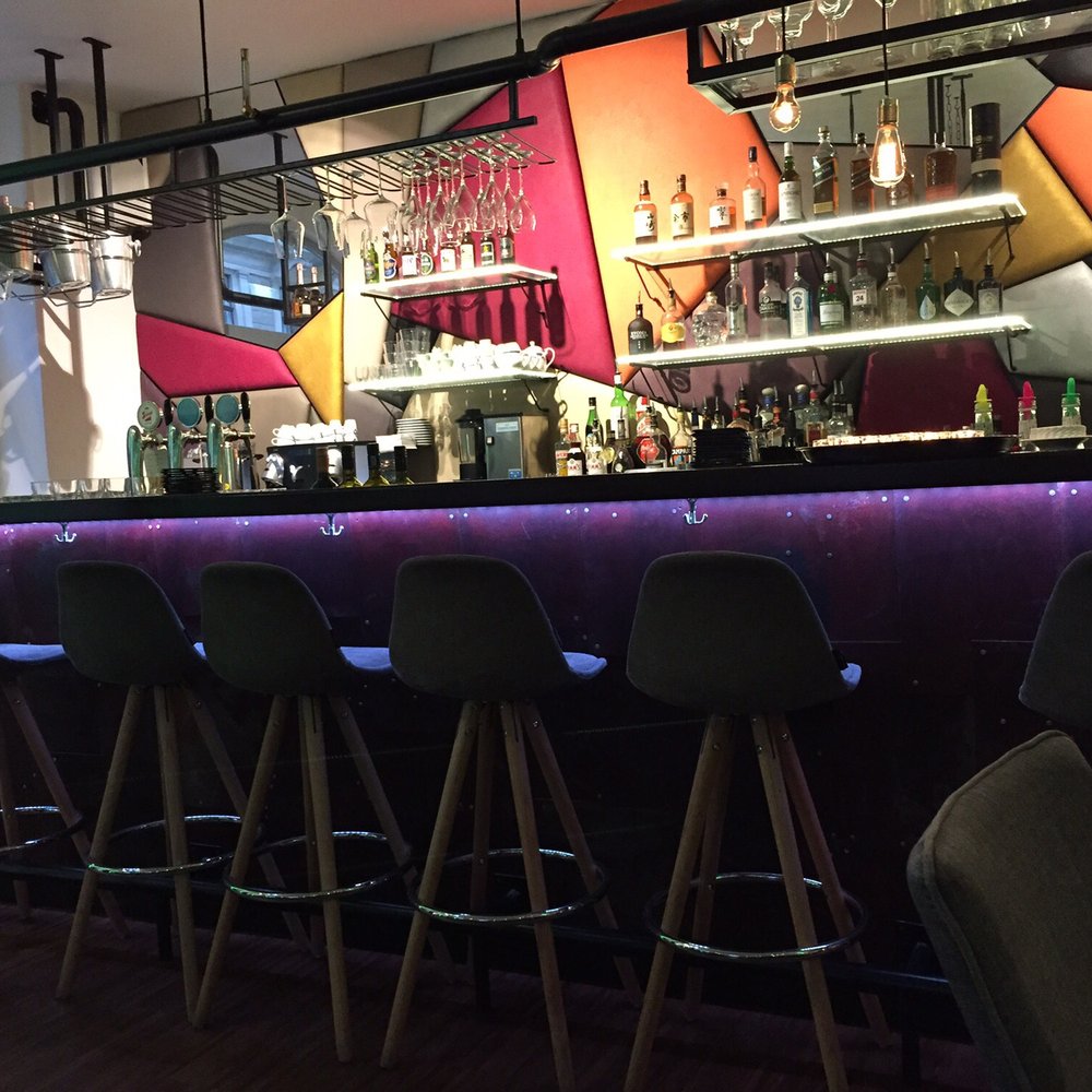 Junn Bar and Kitchen - The bar - Bars Near Me - Vienna, 9