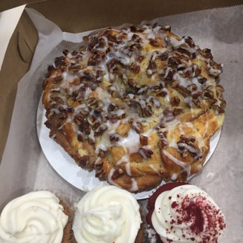Mike's Bakery - Their coffee pecan cake is amazing!! I also bought red velvet cupcake and carrot cake cupcake - Bakeries Near Me - Corinth, Texas