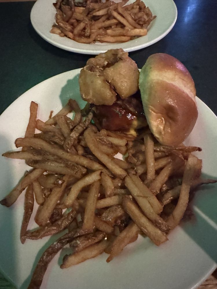 Shanahan's Food & Spirits