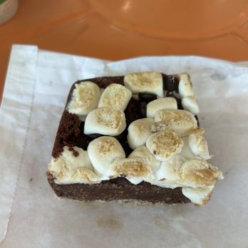 Gati Cafe - Vegan brownie s'mores bar - Ice Cream & Frozen Yogurt Near Me - Austin, Texas