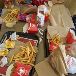 Kids meals. Fo fo fo. Kids meals. Fo fo fo.