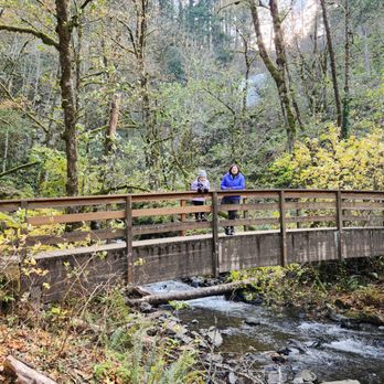 Bridal Veil Falls - Hiking Near Me - Corbett, Oregon