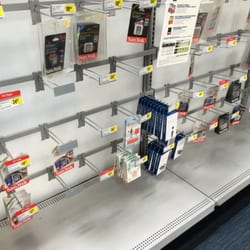 Best Buy - Plymouth - Empty shelves... guess they don't want my money!!
