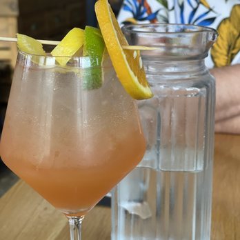 600 Kitchen & Bar - Spanish Sangria - American Near Me - Kalamazoo, Michigan