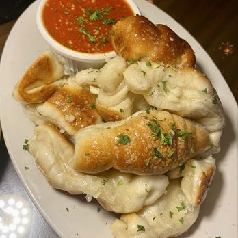 Valley Forge Trattoria & Lounge - Garlic knots - Mediterranean Near Me - Phoenixville, Pennsylvania