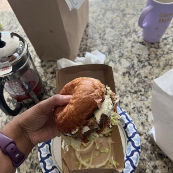 Hopdoddy Burger Bar - Buffalo Bill with creamy goat cheese, mushrooms, carmelized onions. So good. - Burgers Near Me - San Antonio, Texas Hopdoddy Burger Bar - Buffalo Bill with creamy goat cheese, mushrooms, carmelized onions. So good. - Burgers Near Me - San Antonio, Texas