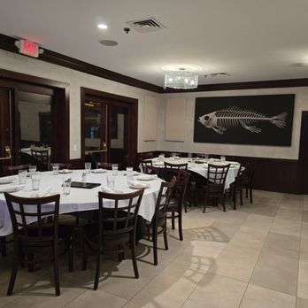 Boston Fish Market - One of the dining rooms - Seafood Markets Near Me - Wheeling, Illinois