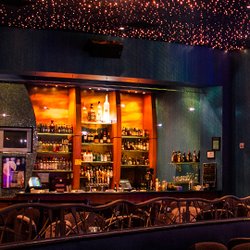 Canoes Cabaret - Canoes Cabaret is Snohomish County's premier live entertainment venue.