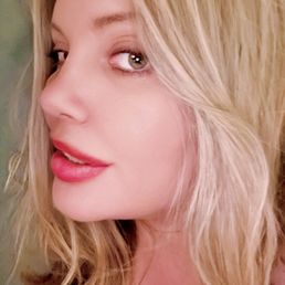 Blonde touch up Blonde touch up