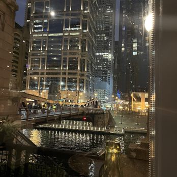 The Kitchen American Bistro - View of Chicago River - Bars Near Me - Chicago, Illinois