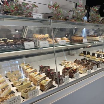 Eclairons - The display - Desserts Near Me - Arlington, Virginia