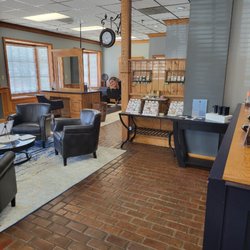 On The Boulevard Salon And Spa - On The Boulevard Salon and Spa - Interior