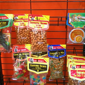 Apple Market - a display of nuts and candy - Grocery Near Me - San Francisco, California Apple Market - a display of nuts and candy - Grocery Near Me - San Francisco, California
