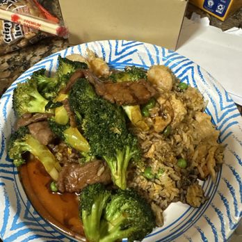 Hunan Kitchen - Beef and broccoli and combination Fried Rice - Chinese Near Me - Bethesda, Maryland Hunan Kitchen - Beef and broccoli and combination Fried Rice - Chinese Near Me - Bethesda, Maryland
